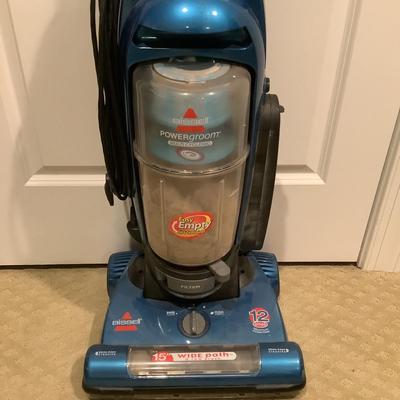 350 Bissell Cyclonic Bagless Vacuum