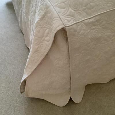 368 Madison Park Queen Oatmeal Fitted Bedspread, Pillow Cases, Brown Faux Fur Throw Blanket