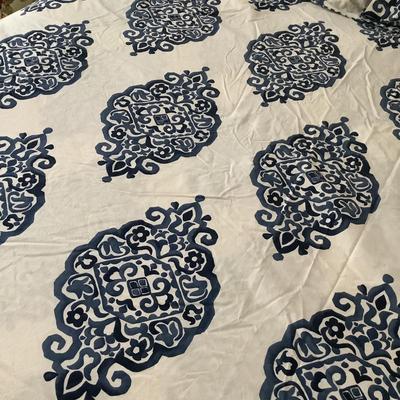 369 Pottery Barn Queen Duvet Cover "Asher Medallion"