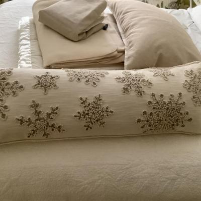 370 Berkshire Flannel Poly Queen Oatmeal Color Blanket with Satin Edge