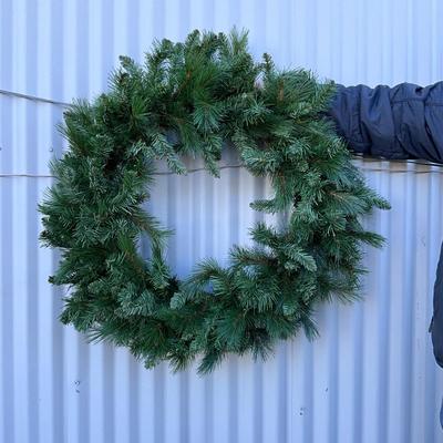 521 Large 30" Round Faux Douglas Fir Christmas Wreath