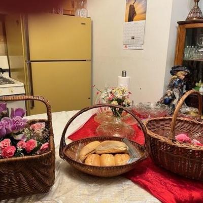 Vintage Baskets Great for Thanksgivng