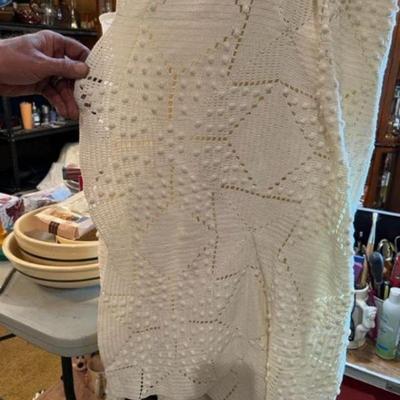 vtg hand knitted snowflake design 48 inch by 36 inch blanket