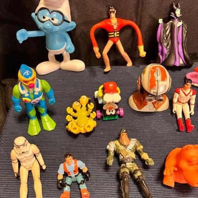 Vintage figurines action figures