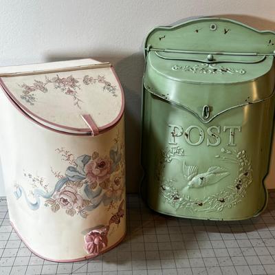2 TINS: Post box and Painted Box Country 