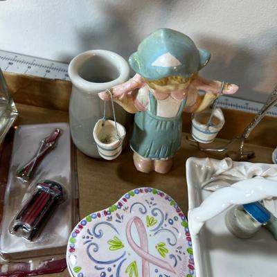 Tray or Mixed Decorative Items: Dutch Girl, Tooth pick Holder, Tea Pot Ring Holder. 