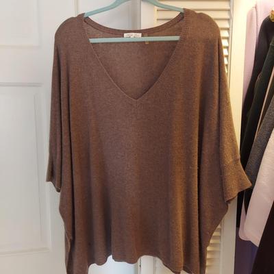 Ladies Size Large L.L. Bean, Patagonia, Simms Fleece, Flannel and More Outerwear (UB3-BBL)