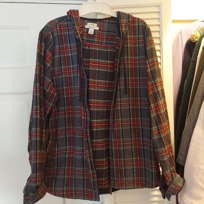 Ladies Size Large L.L. Bean, Patagonia, Simms Fleece, Flannel and More Outerwear (UB3-BBL)