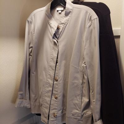 Ladies Size Large L.L. Bean, Patagonia, Simms Fleece, Flannel and More Outerwear (UB3-BBL)