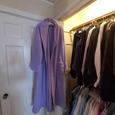 Ladies Size Large L.L. Bean, Patagonia, Simms Fleece, Flannel and More Outerwear (UB3-BBL)