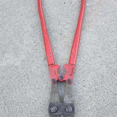 Large bolt cutter