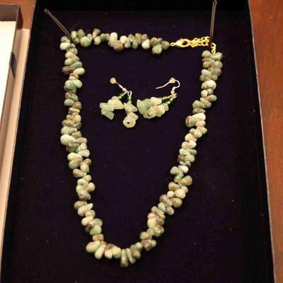 Stauer Cayman Emerald Necklace & Earrings