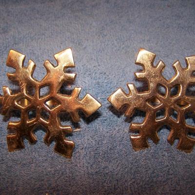 LOT 13 GREAT CONTEMPORARY CHRISTMAS NAPKIN RINGS