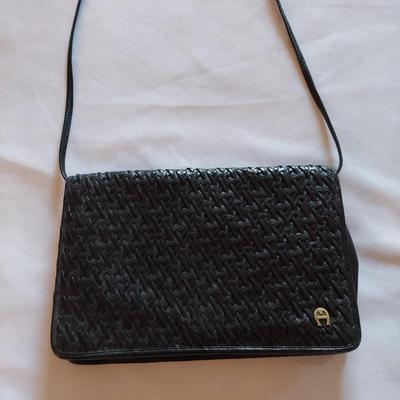 Vintage Purses and Belts (UB3-BBL)