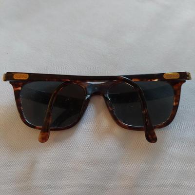 Vintage Longchamp Umbrella, Bally Wallet, Revo Sunglasses and more (UB3-BBL)