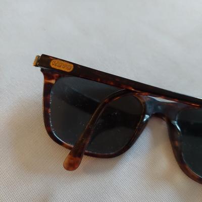 Vintage Longchamp Umbrella, Bally Wallet, Revo Sunglasses and more (UB3-BBL)