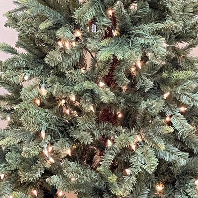 Pre-lit 6.5 Foot Donner Sleigh Christmas Tree