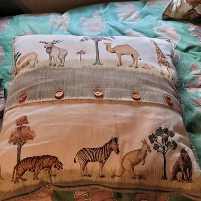 Safari Themed Bedding and Drapes (UB2-CE)