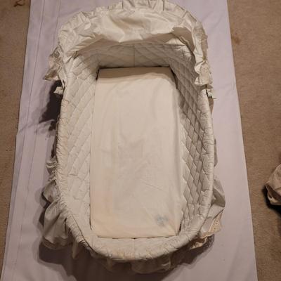 Vintage Wicker Bassinet (UB1-CE)