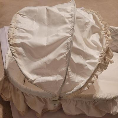 Vintage Wicker Bassinet (UB1-CE)