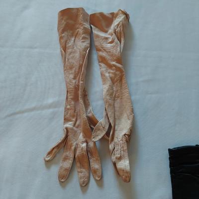 Vintage Leather Gloves (UB3-BBL)