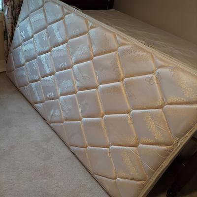Two Twin Bed Frames (UB1-BBL)
