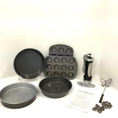 389 Large Baking Lot with Cookie Press and Rosette Iron Set