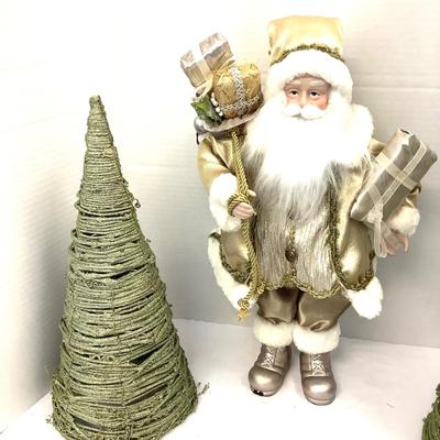395 Santa Figure with 2 Green Sparkle woven Trees