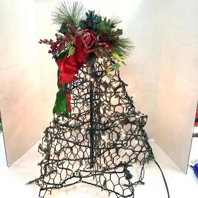 399 Green Wire Outdoor Dock Christmas Tree with Lights
