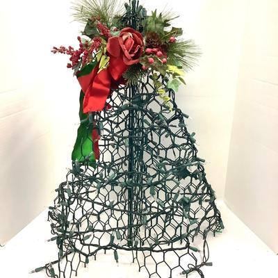 399 Green Wire Outdoor Dock Christmas Tree with Lights