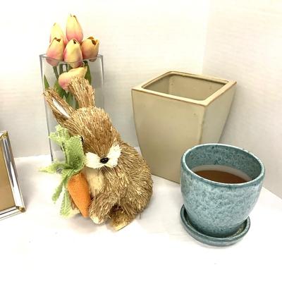 400 Lot of Rabbit Decor with 3 Frames, Clear Vase with Faux Tulips and Planters