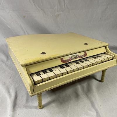 1900s Carters Pianette Child's Toy Piano