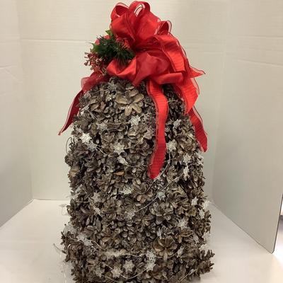 405 Pinecone Tree with LED Snowflake Lights