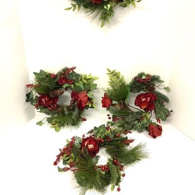 420 Lot of 4 Red rose and holly MIni Wreaths