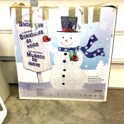 425 Pop Up Outdoor Snow man with Twinkle Lights