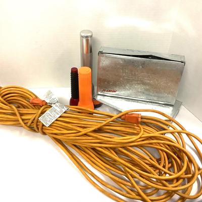 432 Lot of Extension Cords with Flash lights and Mouse Traps