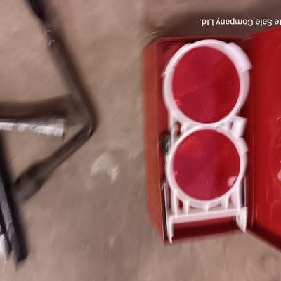 Automotive items - Small bottle jack - 4 way - metal box with reflectors