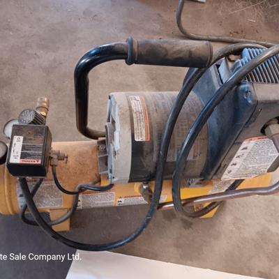 Campbell Hausfeld Extreme Heavy Duty Air Compressor with hose