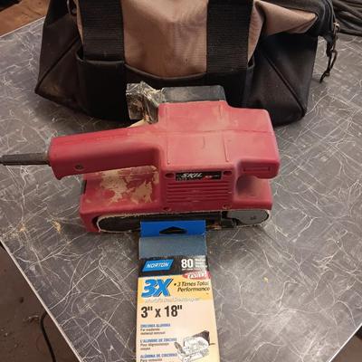 Skil 4.5 Amp belt sander with Tool bag