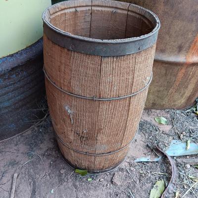 Vintage Wooden Primitive Wire Banded Nail Keg Barrel Rustic Farm Cabin Decor