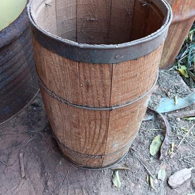 Vintage Wooden Primitive Wire Banded Nail Keg Barrel Rustic Farm Cabin Decor