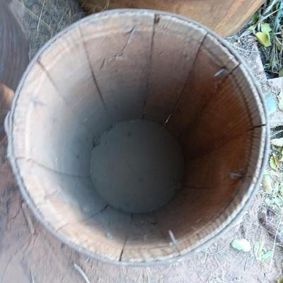 Vintage Wooden Primitive Wire Banded Nail Keg Barrel Rustic Farm Cabin Decor