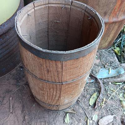 Vintage Wooden Primitive Wire Banded Nail Keg Barrel Rustic Farm Cabin Decor