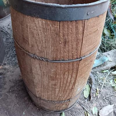 Vintage Wooden Primitive Wire Banded Nail Keg Barrel Rustic Farm Cabin Decor