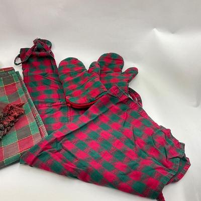 567 Lot of Red and Green Check Linen Lot with matching Santa Figure
