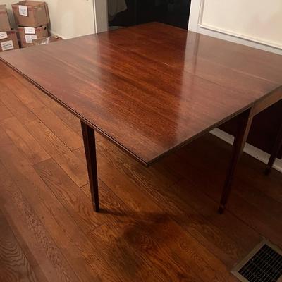 Drop Leaf Dining Room Table (DR-MG)