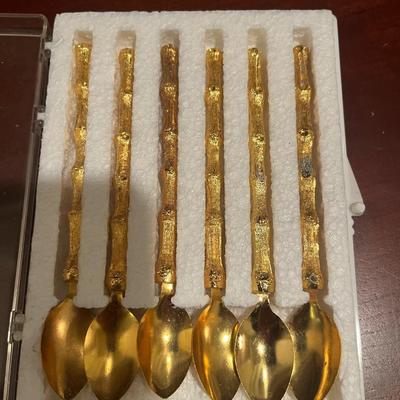 Animal Napkin Rings, Gold Spoons & More (K-MG)