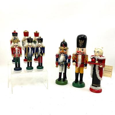 578 Lot of Wooden Nutcrackers