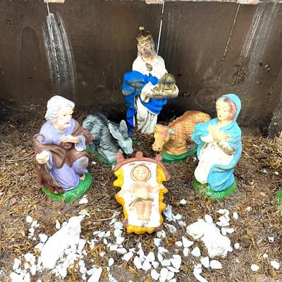 586 Vintage Italian Chalkware Nativity Scene Creche