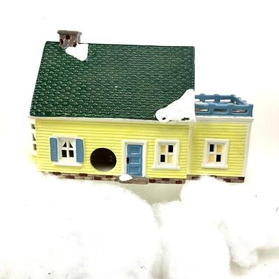 592 Dept 56 1988 Ceramic North Creek Cottage